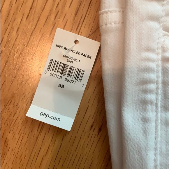 GAP Crop Kick Jeans - Picture 3 of 8